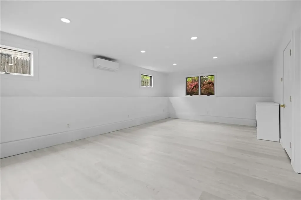 23 Lawndale Drive Warwick RI 02818