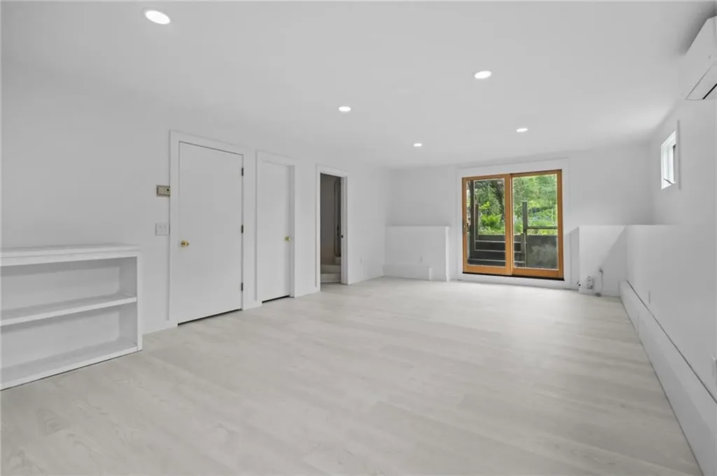 23 Lawndale Drive Warwick RI 02818