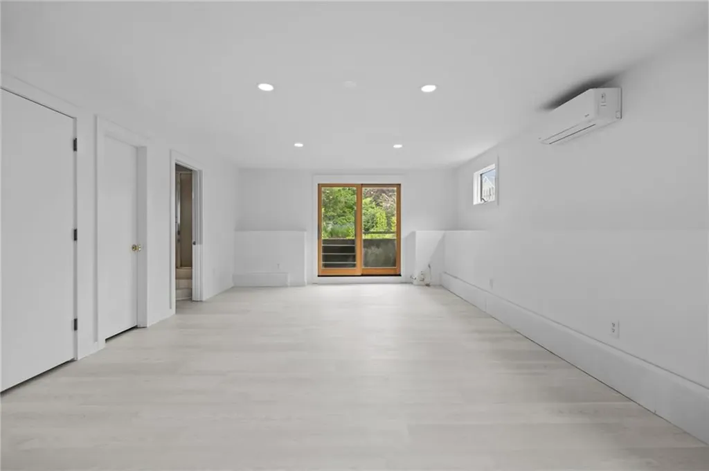 23 Lawndale Drive Warwick RI 02818