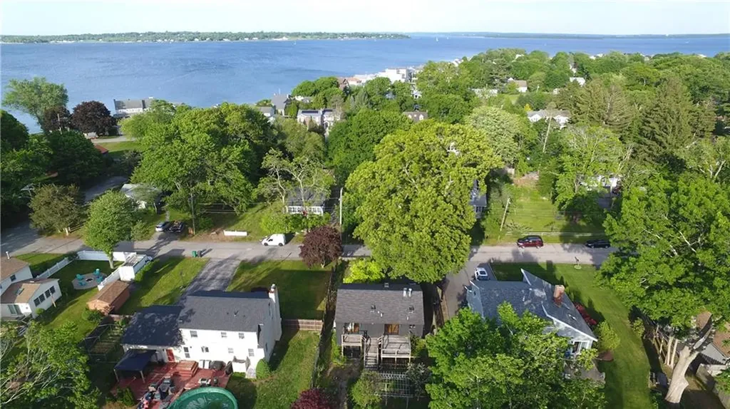 23 Lawndale Drive Warwick RI 02818