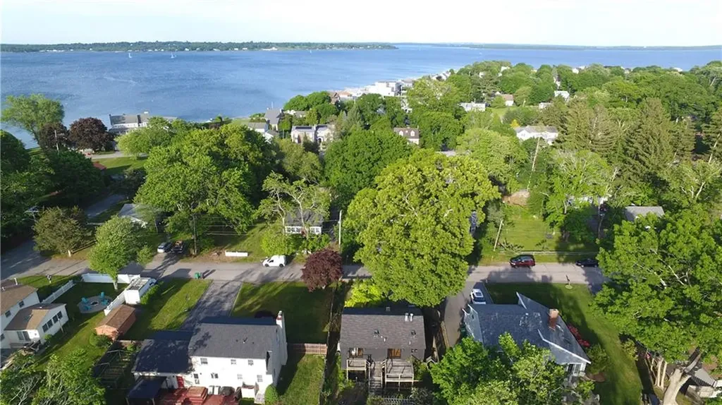 23 Lawndale Drive Warwick RI 02818