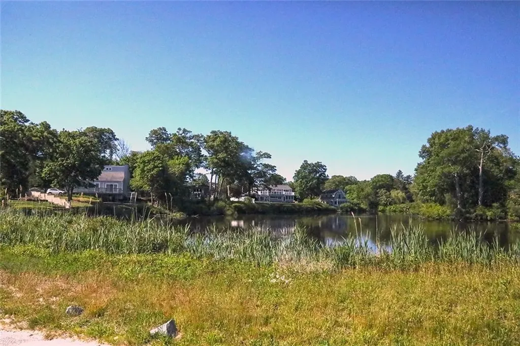 23 Lawndale Drive Warwick RI 02818