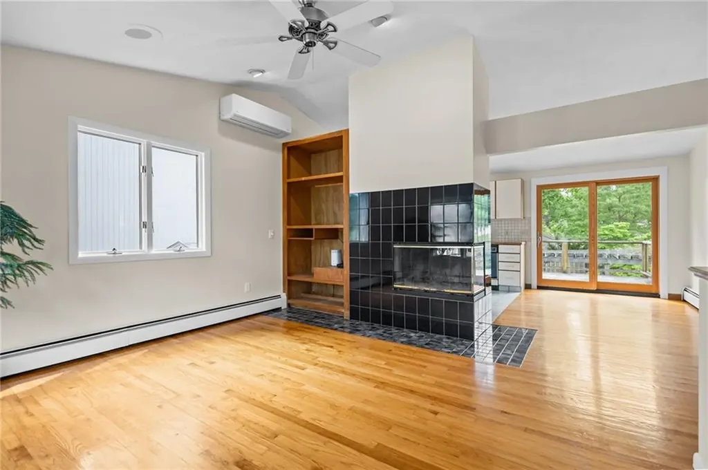 23 Lawndale Drive Warwick RI 02818