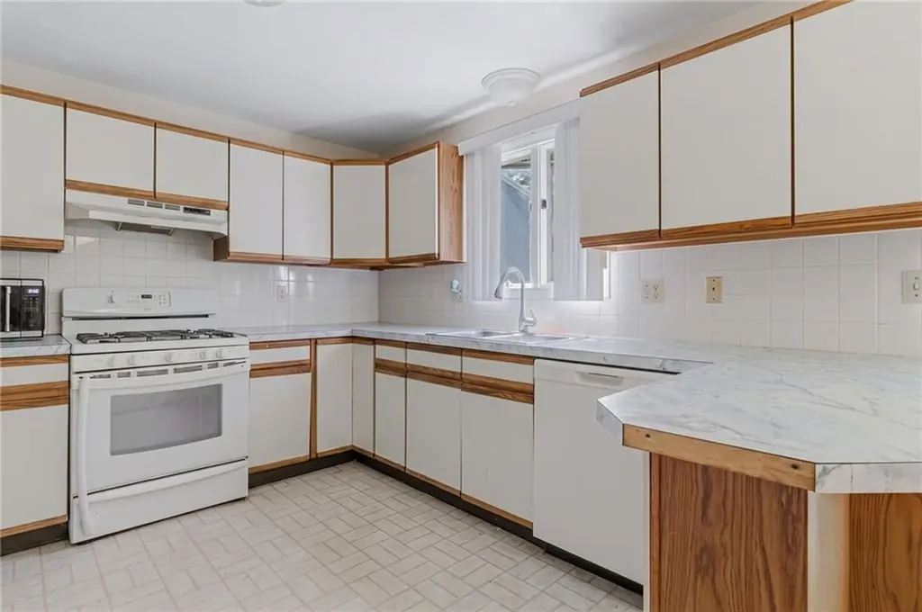 9 Tamarac Drive Smithfield RI 02828