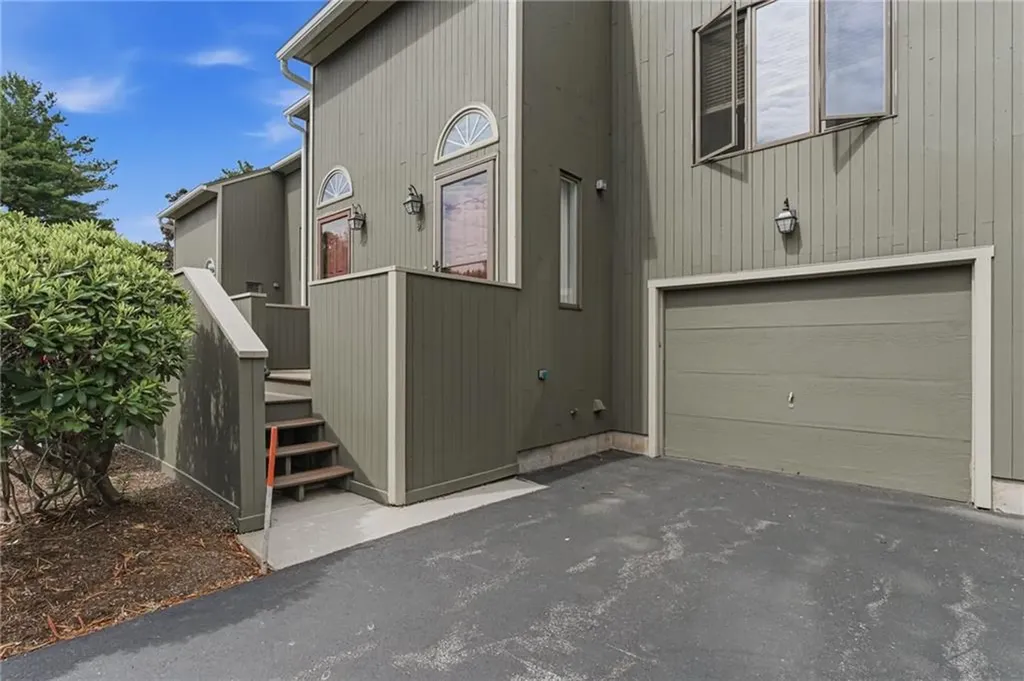 9 Tamarac Drive Smithfield RI 02828