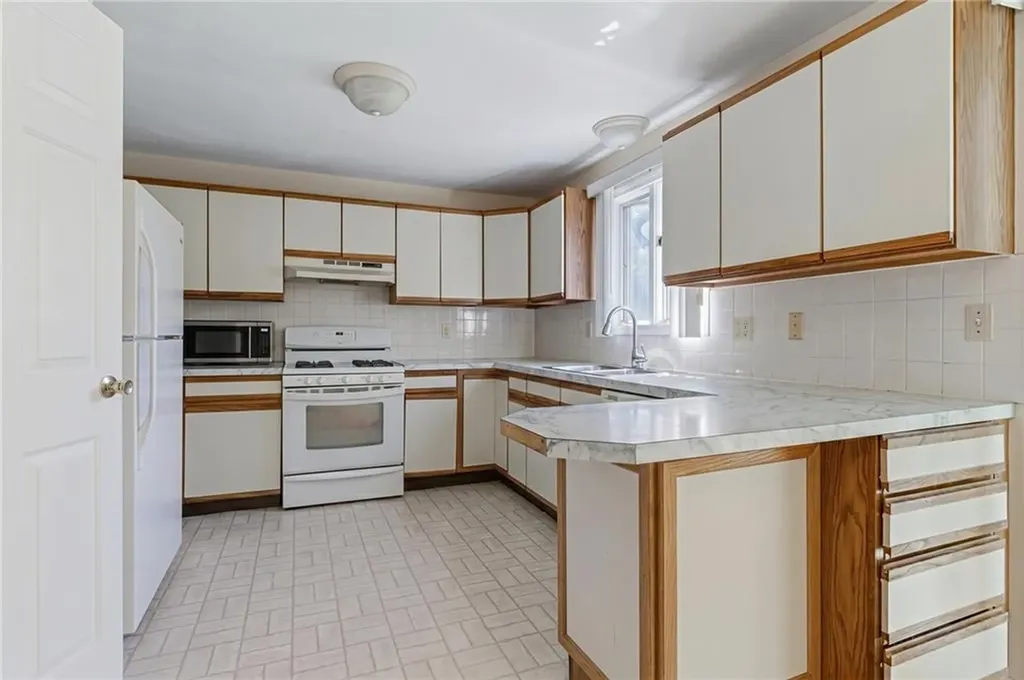 9 Tamarac Drive Smithfield RI 02828