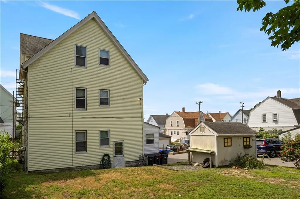 75 Baldwin Street Pawtucket RI 02860