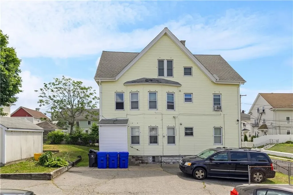 75 Baldwin Street Pawtucket RI 02860