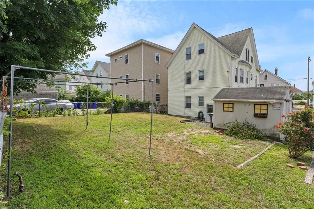 75 Baldwin Street Pawtucket RI 02860