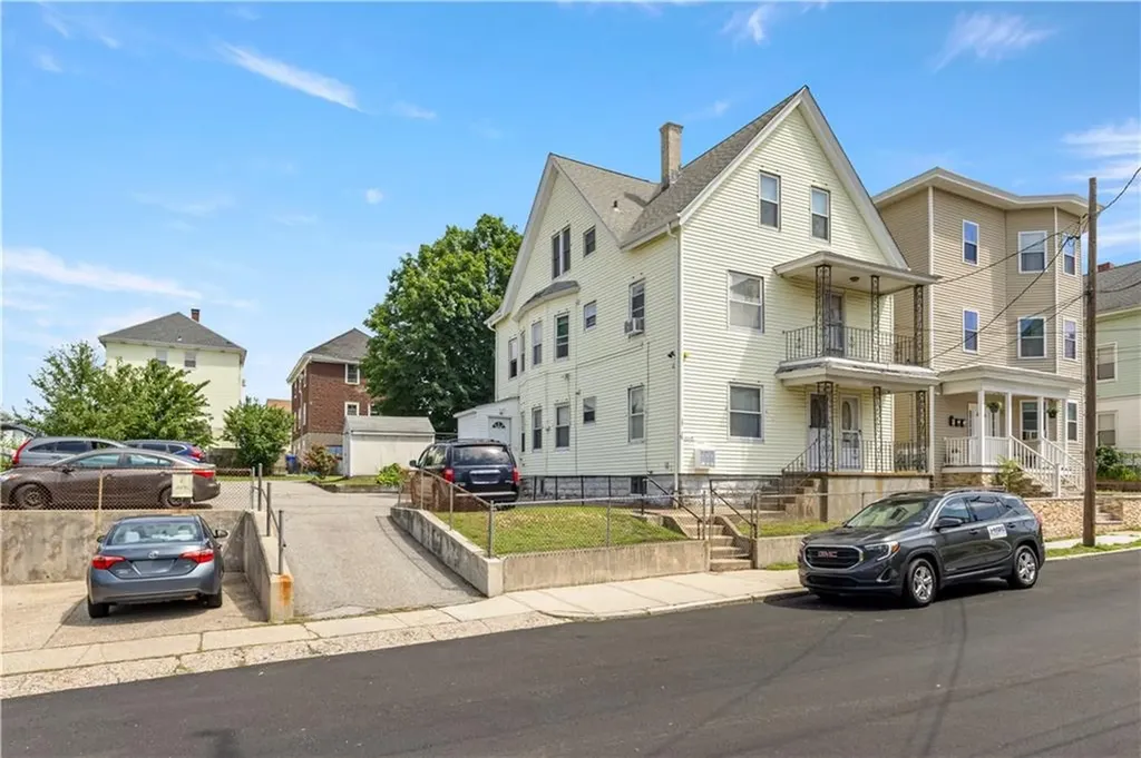 75 Baldwin Street Pawtucket RI 02860