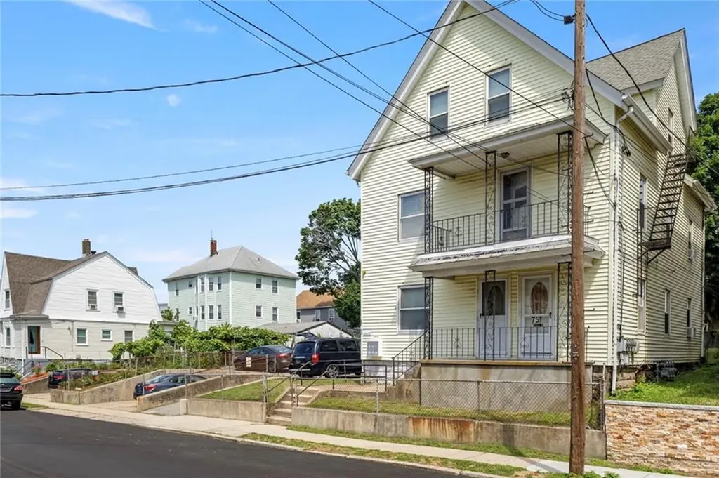 75 Baldwin Street Pawtucket RI 02860