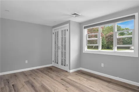 6 Sweeney Lane Bristol RI 02809