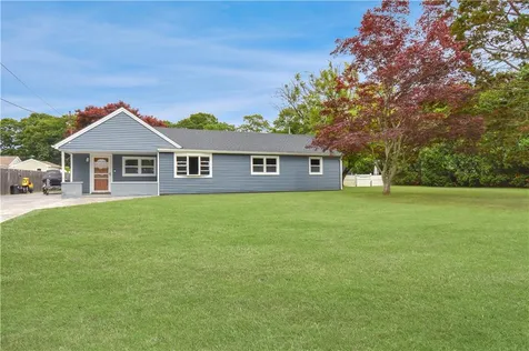 6 Sweeney Lane Bristol RI 02809