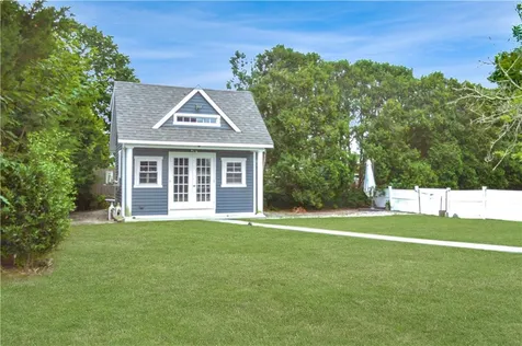 6 Sweeney Lane Bristol RI 02809