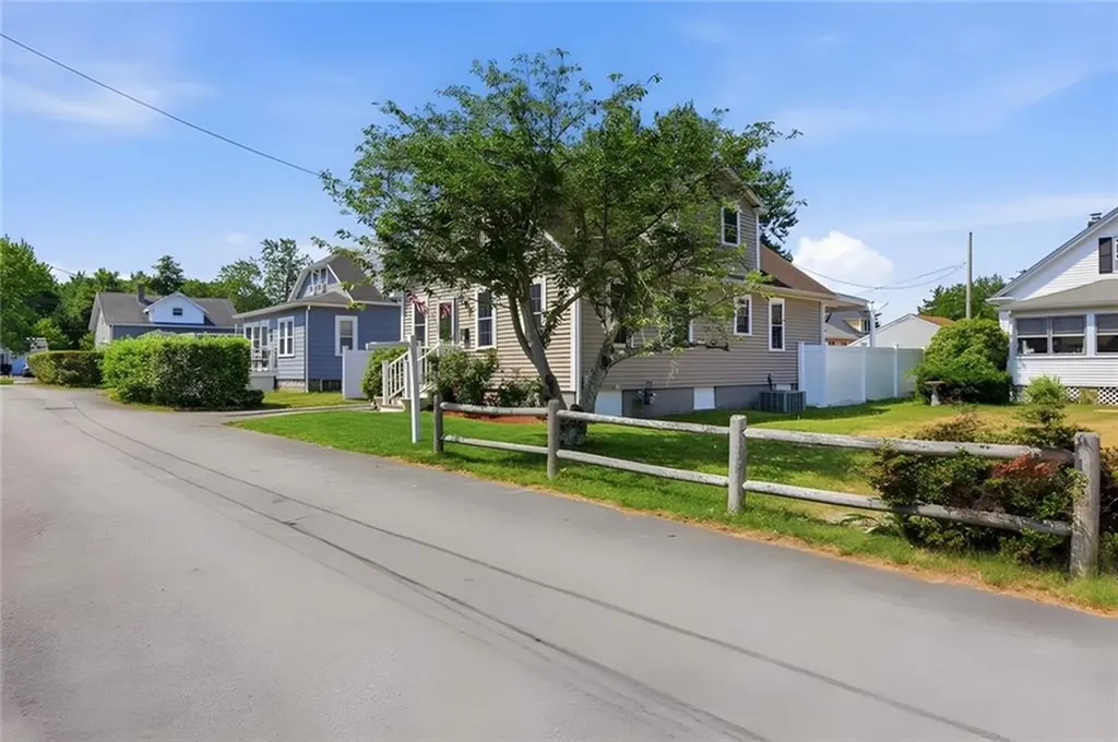 5 Thayer Place Warwick RI 02888