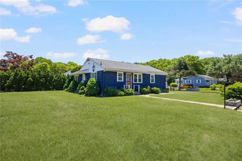 35 Post Road Westerly RI 02891