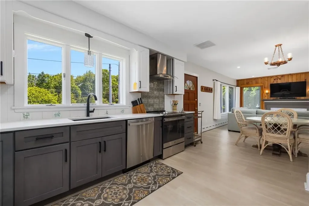 35 Post Road Westerly RI 02891