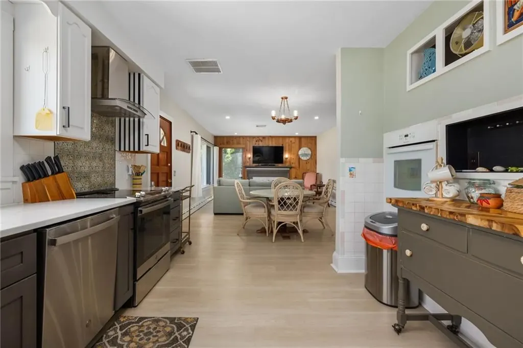 35 Post Road Westerly RI 02891