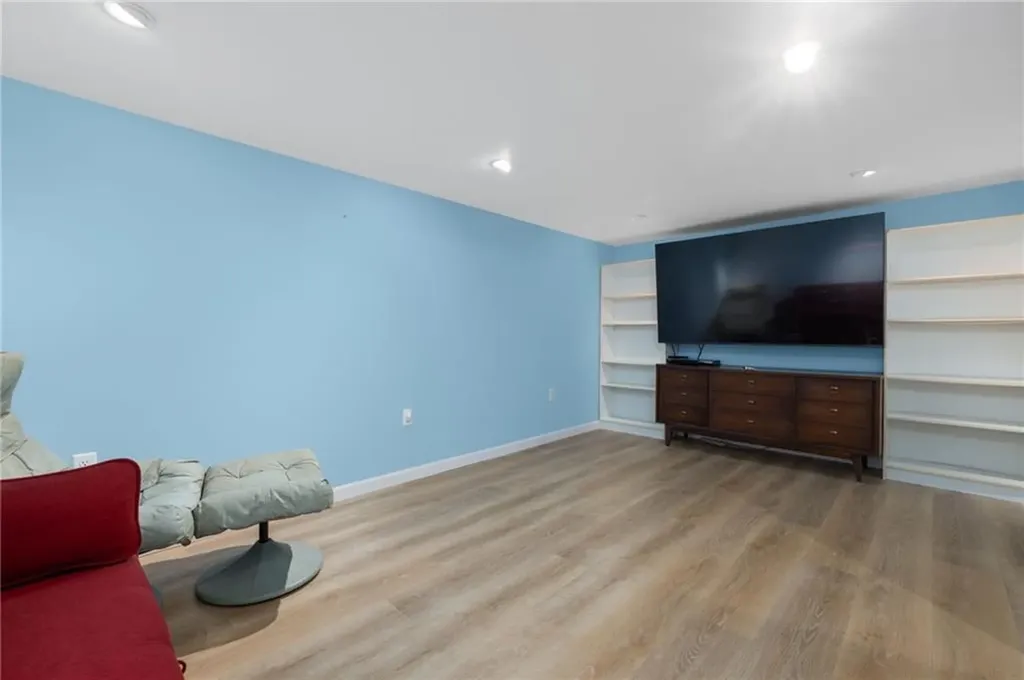 35 Post Road Westerly RI 02891