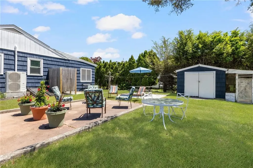 35 Post Road Westerly RI 02891