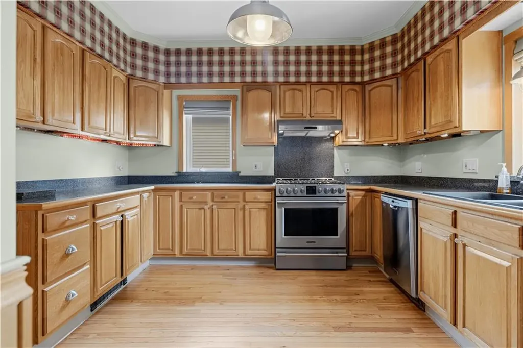 17 Woodward Avenue East Providence RI 02914
