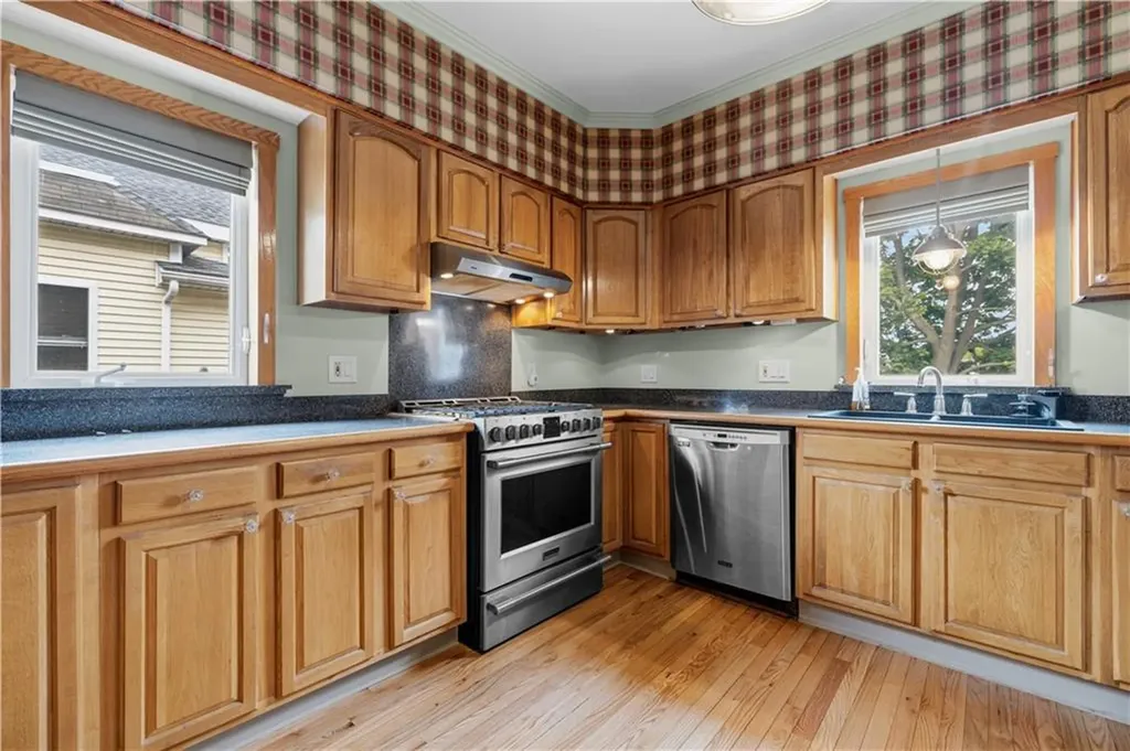 17 Woodward Avenue East Providence RI 02914