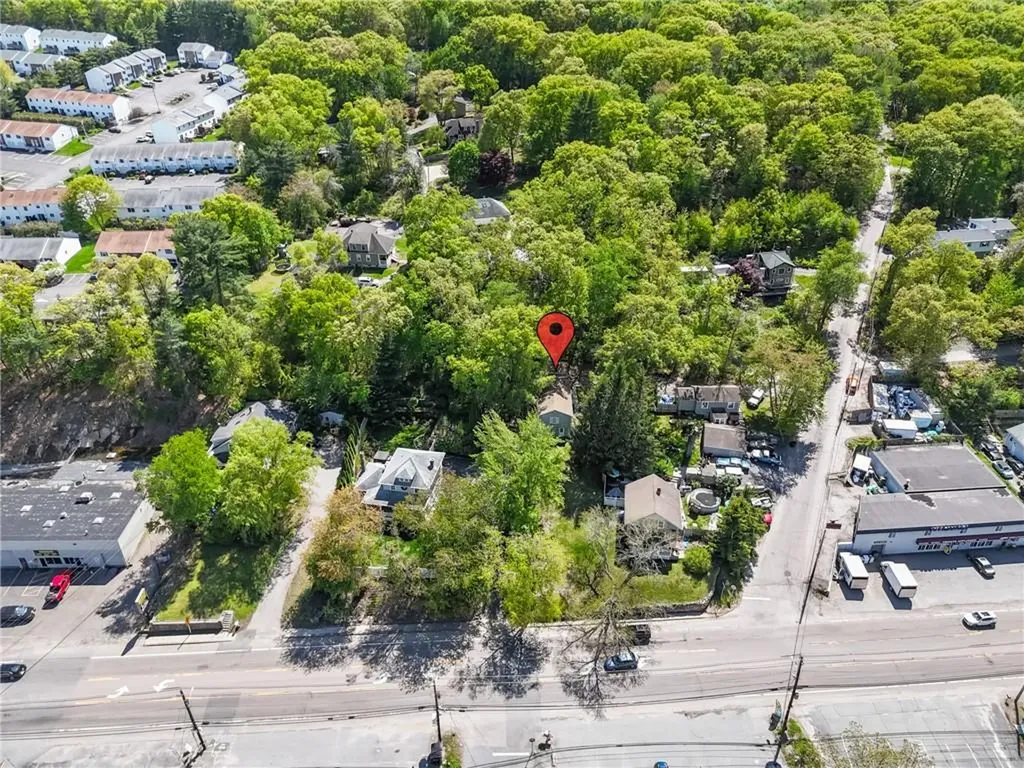 214 Putnam Pike Johnston RI 02919