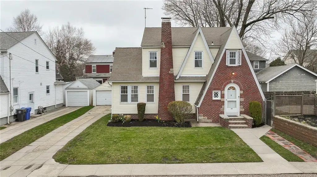 28 Rosewood Avenue Cranston RI 02905
