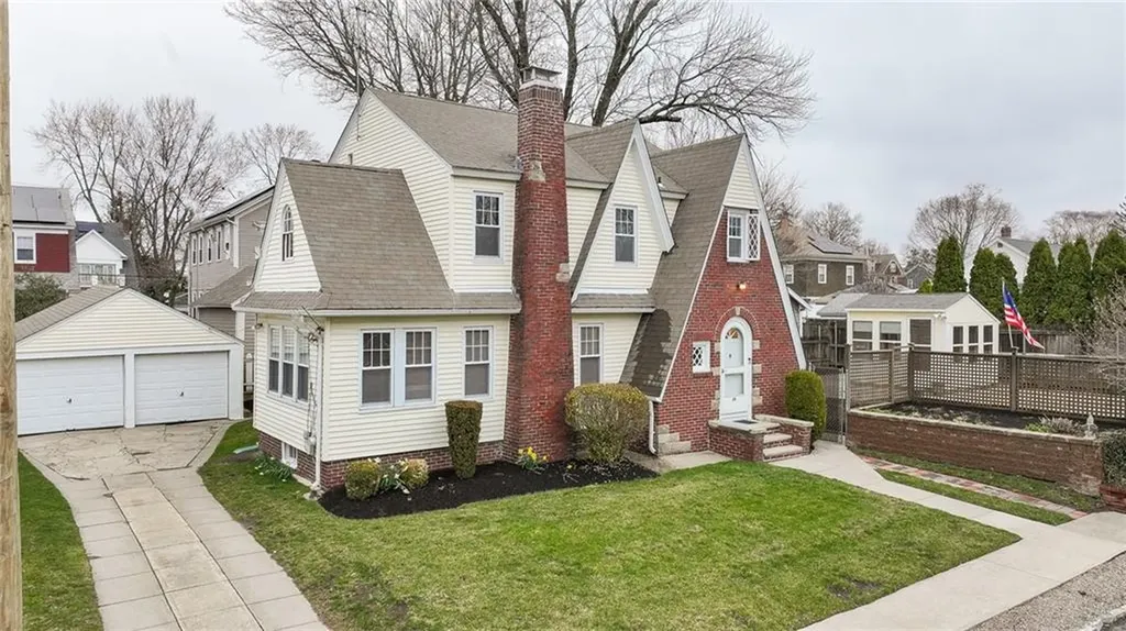 28 Rosewood Avenue Cranston RI 02905