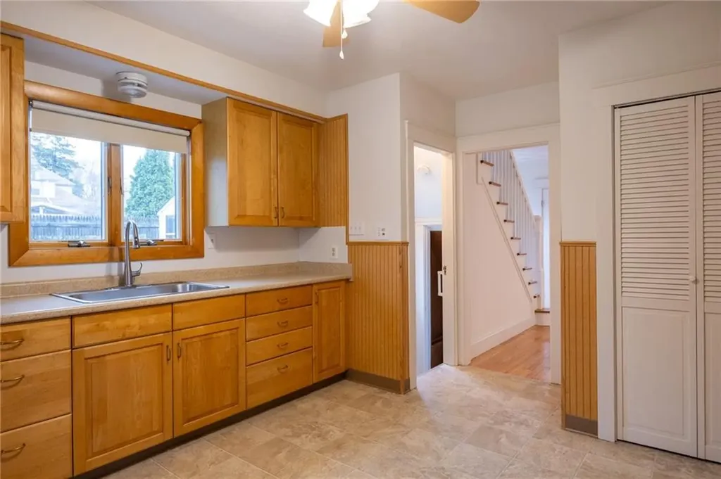 28 Rosewood Avenue Cranston RI 02905
