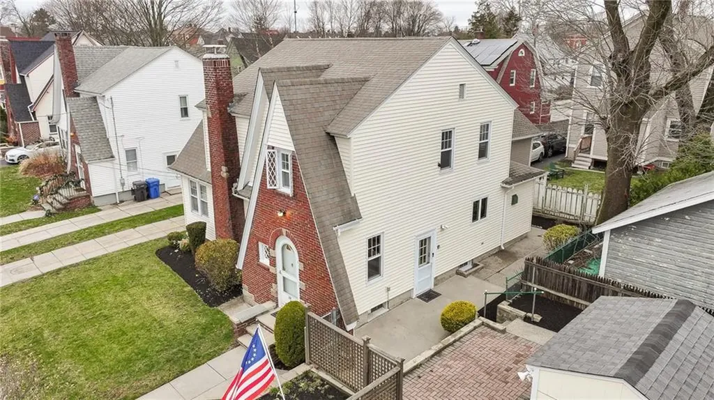 28 Rosewood Avenue Cranston RI 02905