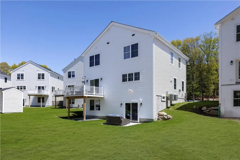 9 Stoneridge Road Smithfield RI 02917