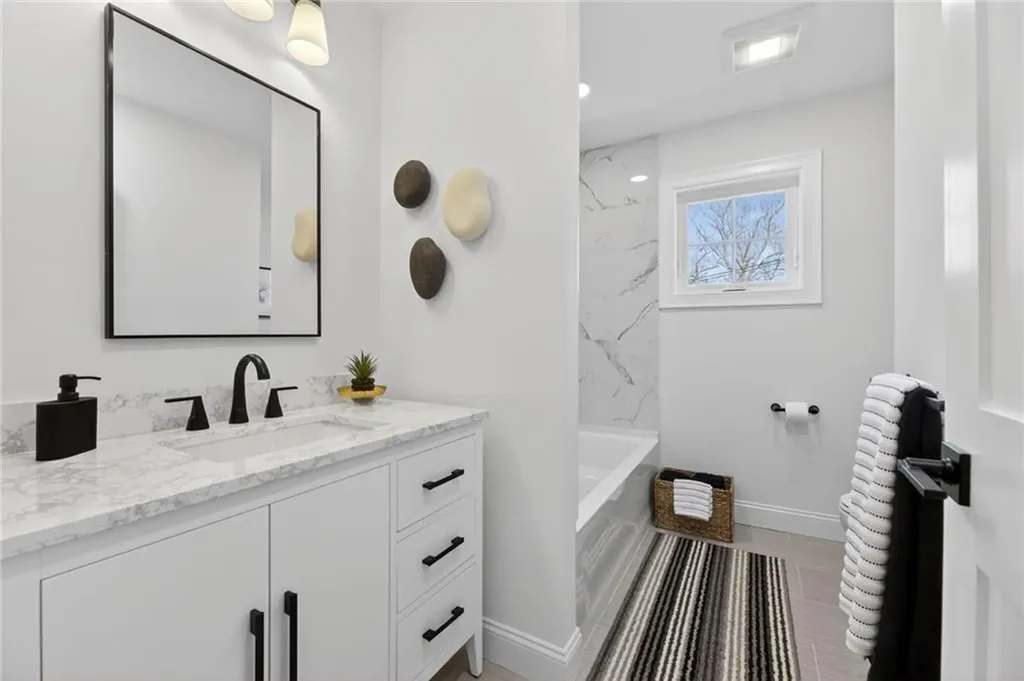 9 Stoneridge Road Smithfield RI 02917