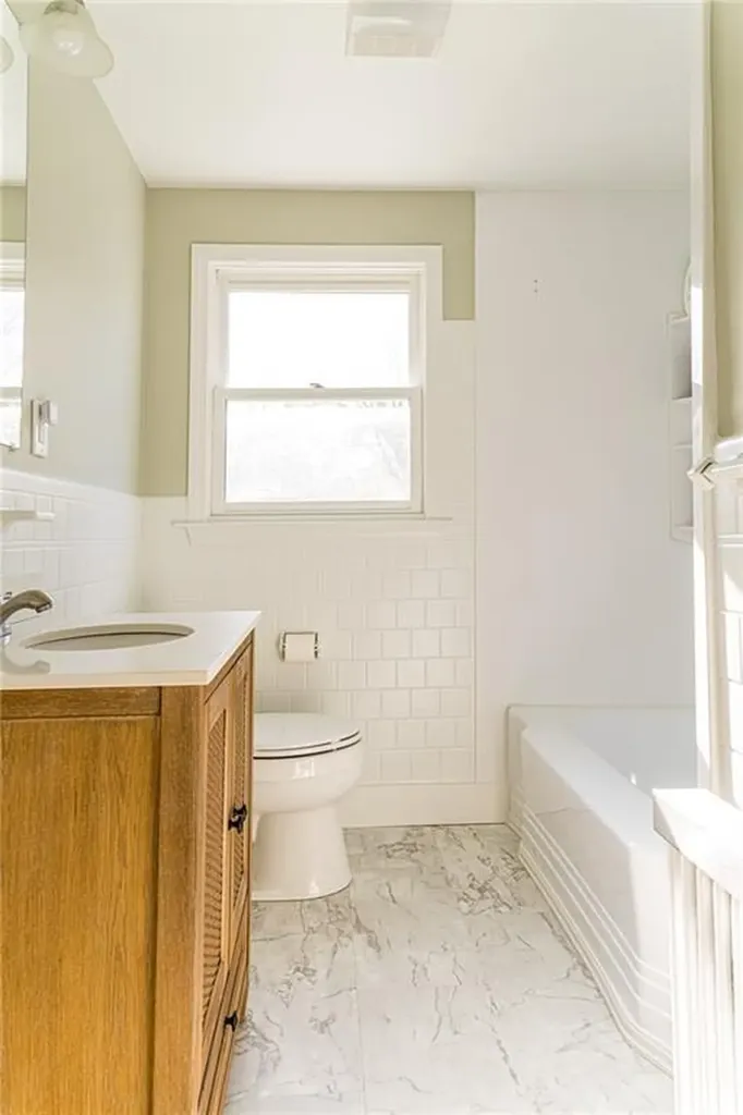 95 Douglas Avenue Portsmouth RI 02871