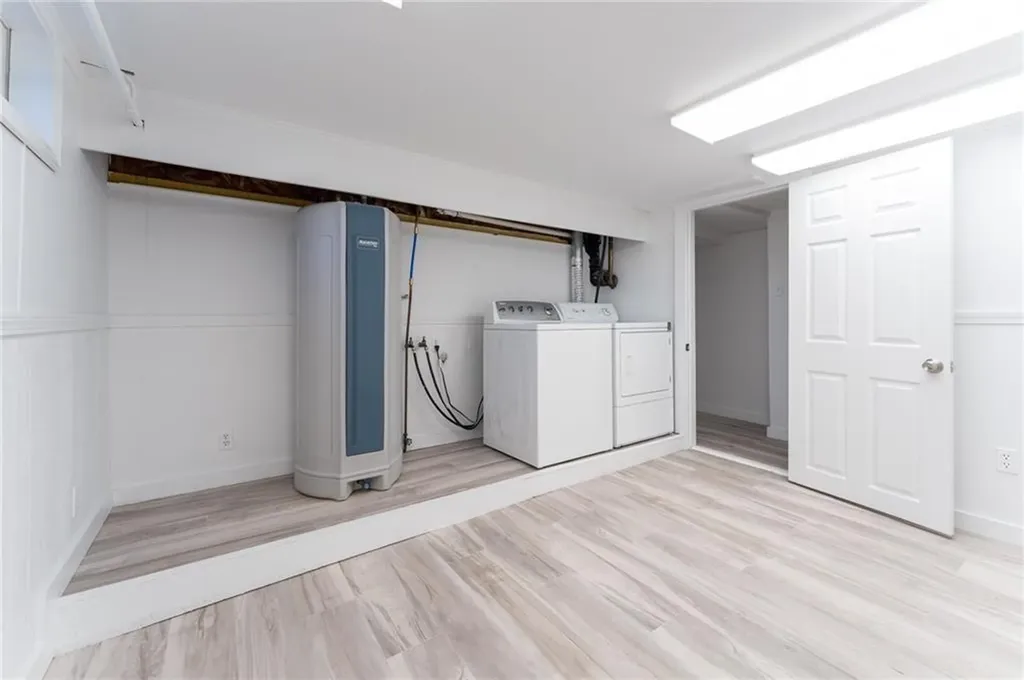95 Douglas Avenue Portsmouth RI 02871