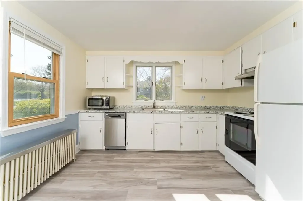 95 Douglas Avenue Portsmouth RI 02871