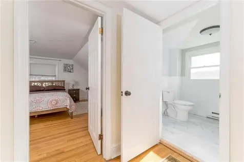 95 Douglas Avenue Portsmouth RI 02871