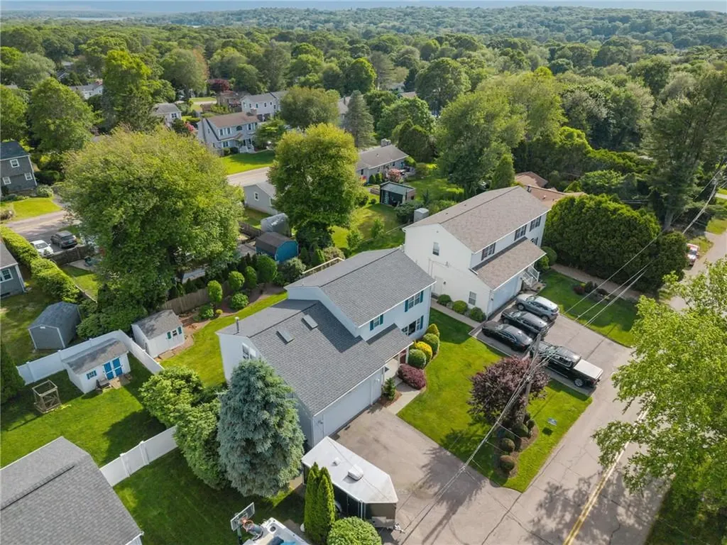 40 Conanicus Road Narragansett RI 02882