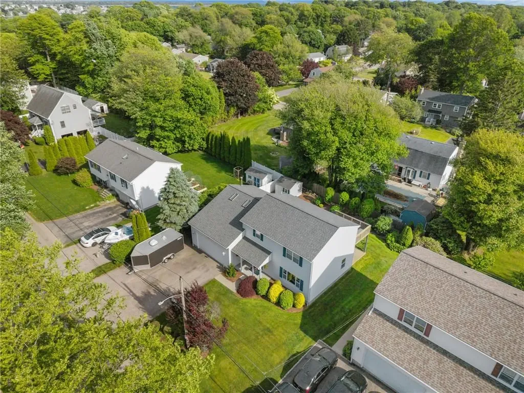 40 Conanicus Road Narragansett RI 02882