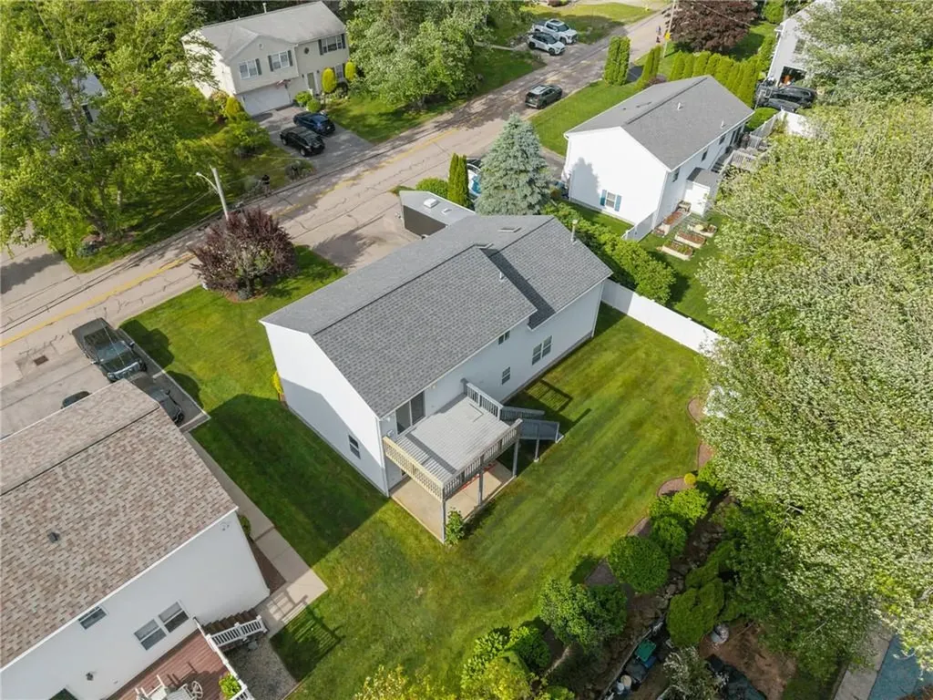 40 Conanicus Road Narragansett RI 02882