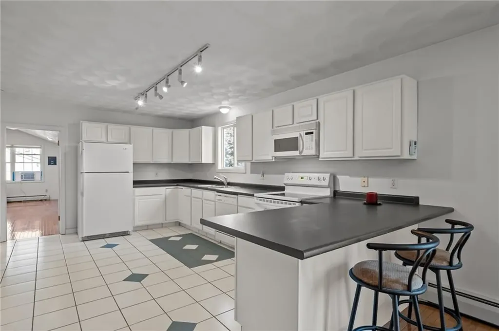 40 Conanicus Road Narragansett RI 02882