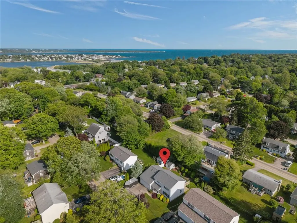 40 Conanicus Road Narragansett RI 02882