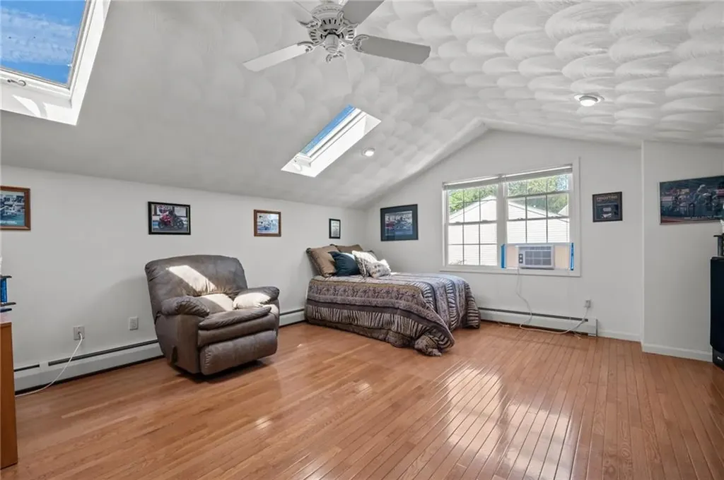 40 Conanicus Road Narragansett RI 02882
