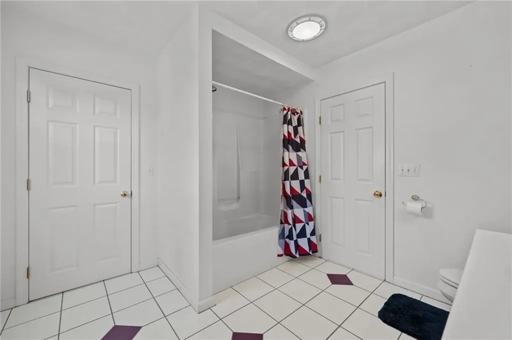 40 Conanicus Road Narragansett RI 02882