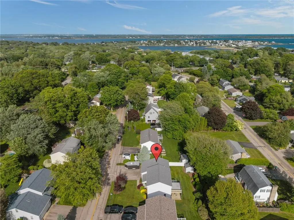 40 Conanicus Road Narragansett RI 02882