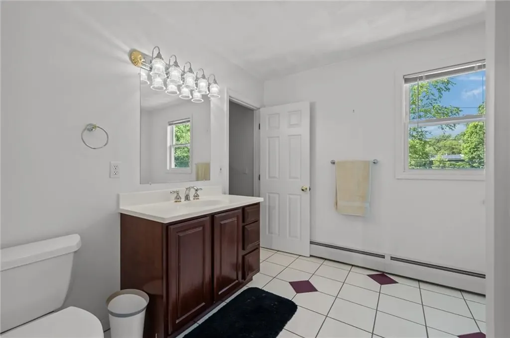 40 Conanicus Road Narragansett RI 02882