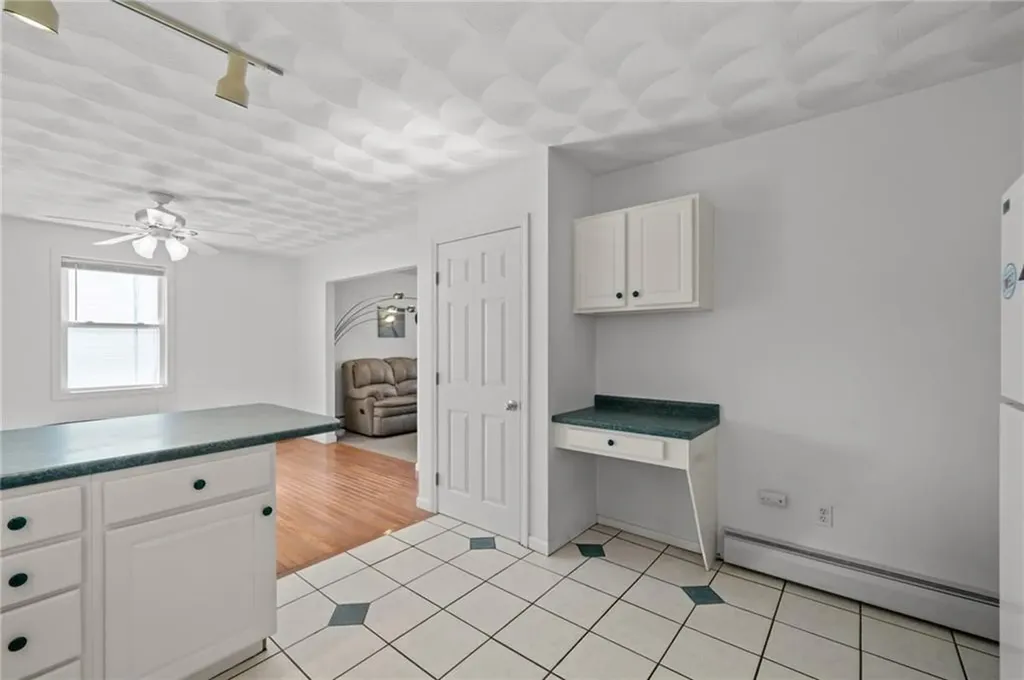 40 Conanicus Road Narragansett RI 02882