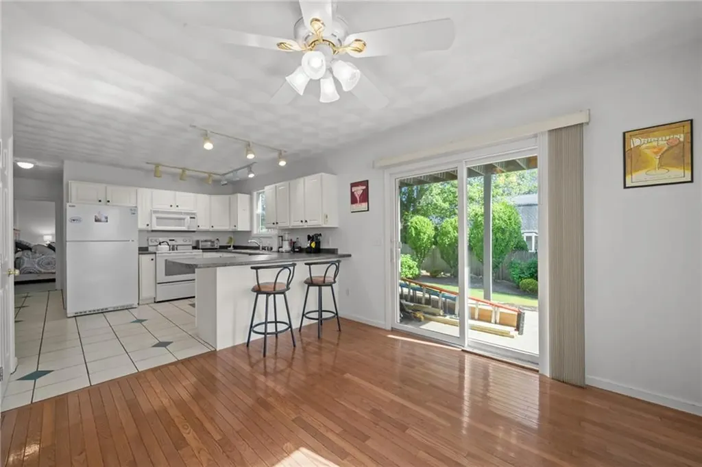 40 Conanicus Road Narragansett RI 02882