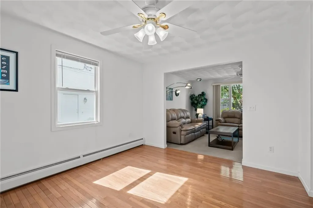 40 Conanicus Road Narragansett RI 02882