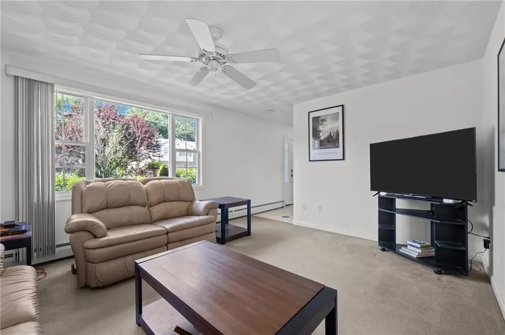 40 Conanicus Road Narragansett RI 02882